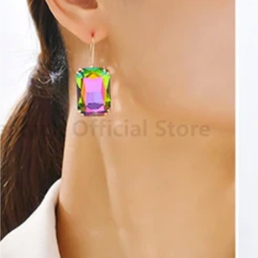 NWT women’s gold rainbow iridescent stones earrings.